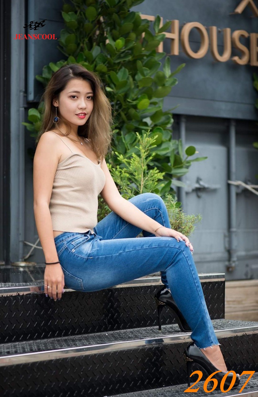 小胡子牛仔【2607】中高腰鉛筆褲，完美追加款，韓系彩藍，氣質，質感，修身翹臀，2020修身塑型代表作喔！