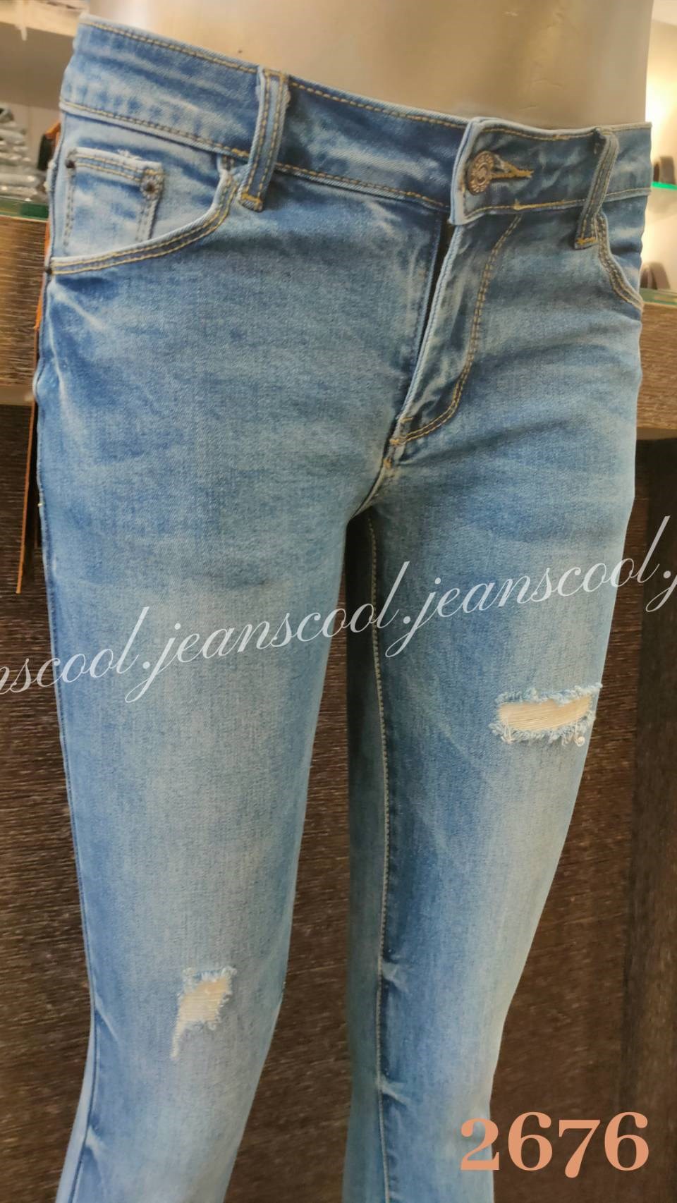 小胡子牛仔【2676】窄管長褲，韓版淺彩藍色系，會瘦的淺色，3D修腿剪裁，不規則磨損，增加自然感，提臀翹臀設計，推薦款。