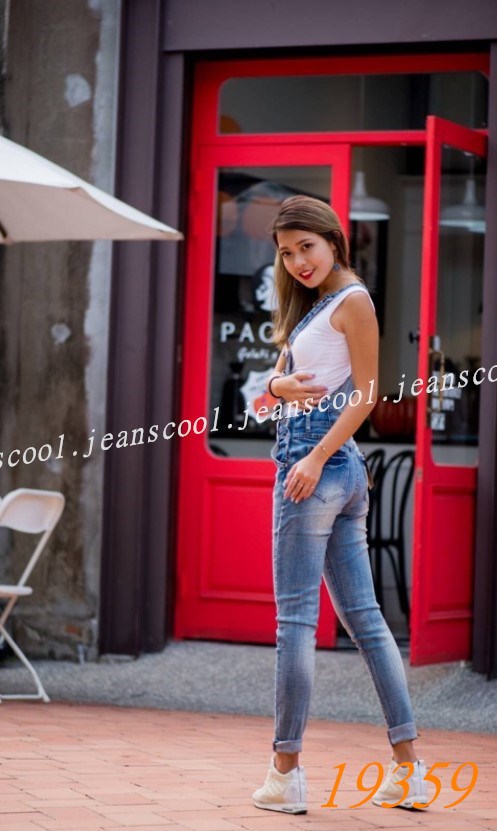 小胡子牛仔【19359】吊帶長褲，懷舊色系，激瘦剪裁，不規則磨損設計，增加自然感，時尚休閒推薦款。