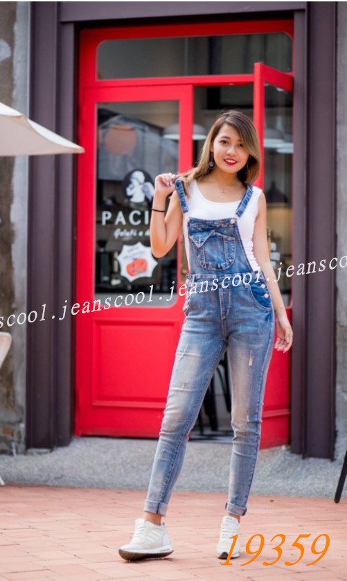 小胡子牛仔【19359】吊帶長褲，懷舊色系，激瘦剪裁，不規則磨損設計，增加自然感，時尚休閒推薦款。