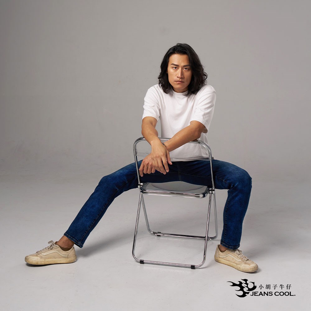小胡子牛仔【型男933】牛仔長褲，深色牛仔藍，層次渲染，棉質彈力(劈腿方便)，時尚個性，修身煙管，帥氣推薦款。