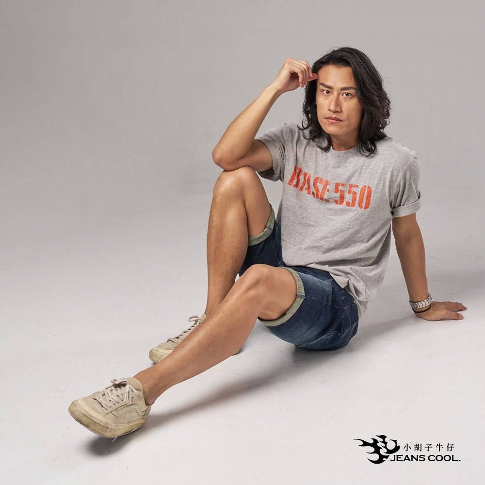 小胡子牛仔【型男968】牛仔短褲/馬褲，深色牛仔藍，棉質彈力(劈腿方便)，時尚個性，褲腳可反摺穿出時尚感，帥氣推薦款。