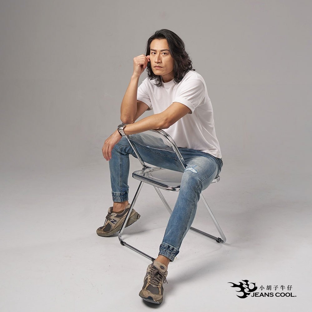 小胡子牛仔【型男973】縮口褲，淺懷舊色系，微鬆款，棉質彈力(劈腿方便)，束口造型簡潔俐落，陽光推薦款。