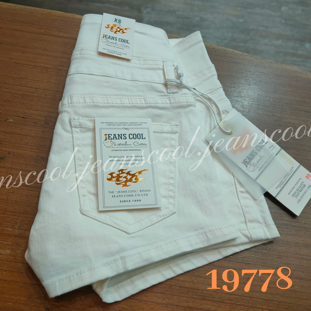 小胡子牛仔【19778】小蠻腰短褲，雅典白，彈力空間版，視覺瘦腿，修腰豐臀，經典推薦款。