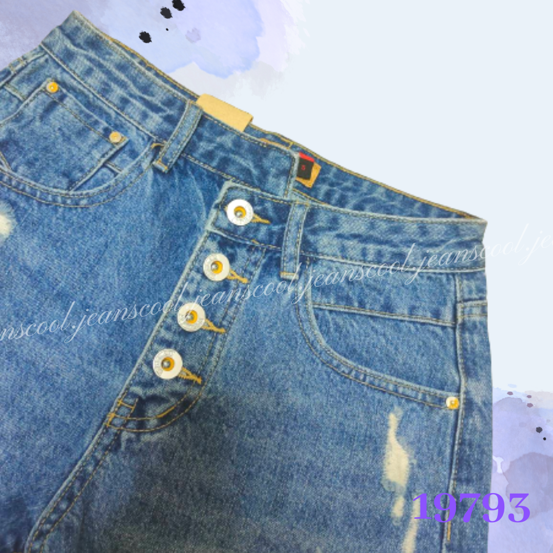 小胡子牛仔【19793】高腰短褲，彩藍色系，包覆小腹瘦腰，修腰豐臀，空間瘦腿，腰間交錯造型設計款。